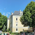 5-zimmer-appartement In Historischer Privatvilla, Zentrum, Kostenloser Parkplatz Apartment Merano
