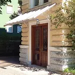 5-zimmer-appartement In Historischer Privatvilla, Zentrum, Kostenloser Parkplatz