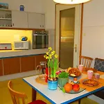5-zimmer-appartement In Historischer Privatvilla, Zentrum, Kostenloser Parkplatz 公寓 梅拉诺