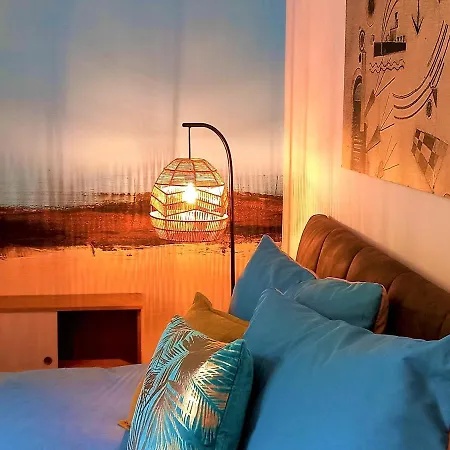 Goldener Herbst In - Zeitreise - 4 Schlafzimmer Fuer Familien Freunde & 3 Generationen - 200 M2 - Grosse Sonnenterrasse - Restaurants Cafes & Altstadt Bequem Zu Fuss - 2 Parkplaetze - Suedtirol Guest Pass Inklusive Apartment