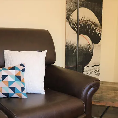 5-zimmer-appartement In Historischer Privatvilla, Zentrum, Kostenloser Parkplatz