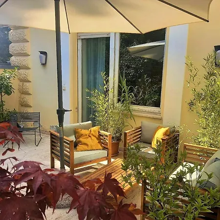 5-zimmer-appartement In Historischer Privatvilla, Zentrum, Kostenloser Parkplatz شقة