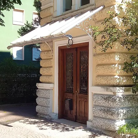 5-zimmer-appartement In Historischer Privatvilla, Zentrum, Kostenloser Parkplatz