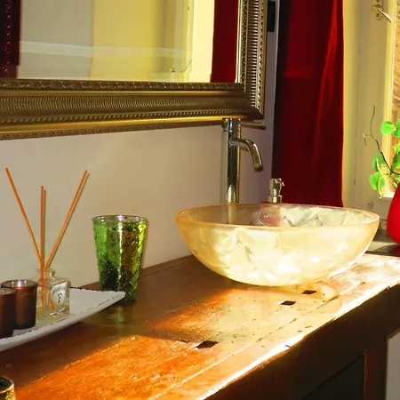 5-zimmer-appartement In Historischer Privatvilla, Zentrum, Kostenloser Parkplatz Merano