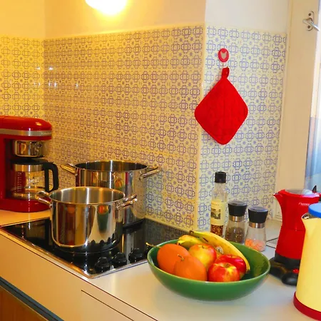 5-zimmer-appartement In Historischer Privatvilla, Zentrum, Kostenloser Parkplatz ميرانو