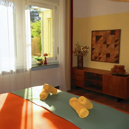 Apartment 5-zimmer-appartement In Historischer Privatvilla, Zentrum, Kostenloser Parkplatz
