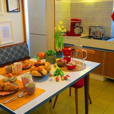 Apartment 5-zimmer-appartement In Historischer Privatvilla, Zentrum, Kostenloser Parkplatz *
