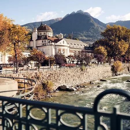 Goldener Herbst In - Zeitreise - 4 Schlafzimmer Fuer Familien Freunde & 3 Generationen - 200 M2 - Grosse Sonnenterrasse - Restaurants Cafes & Altstadt Bequem Zu Fuss - 2 Parkplaetze - Suedtirol Guest Pass Inklusive *