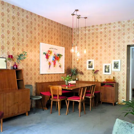 Goldener Herbst In - Zeitreise - 4 Schlafzimmer Fuer Familien Freunde & 3 Generationen - 200 M2 - Grosse Sonnenterrasse - Restaurants Cafes & Altstadt Bequem Zu Fuss - 2 Parkplaetze - Suedtirol Guest Pass Inklusive Appartement Meran