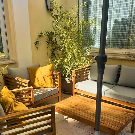 5-zimmer-appartement In Historischer Privatvilla, Zentrum, Kostenloser Parkplatz