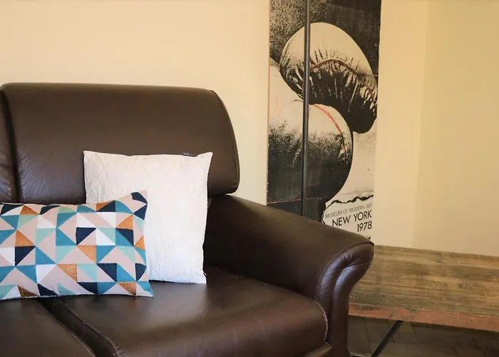 5-zimmer-appartement In Historischer Privatvilla, Zentrum, Kostenloser Parkplatz