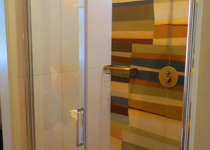 5-zimmer-appartement In Historischer Privatvilla, Zentrum, Kostenloser Parkplatz * 梅拉诺